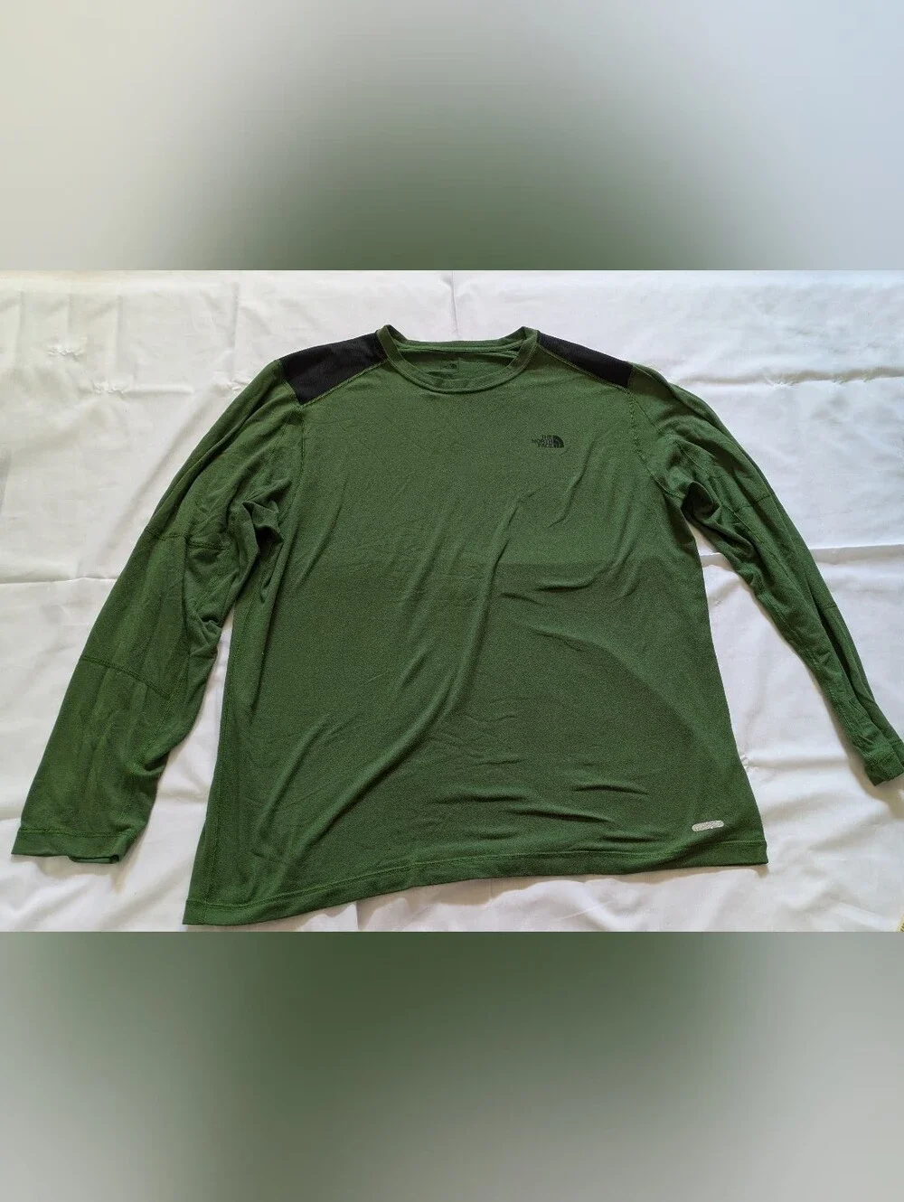 The North Face Men's Green Long Sleeve Pullover Shirt